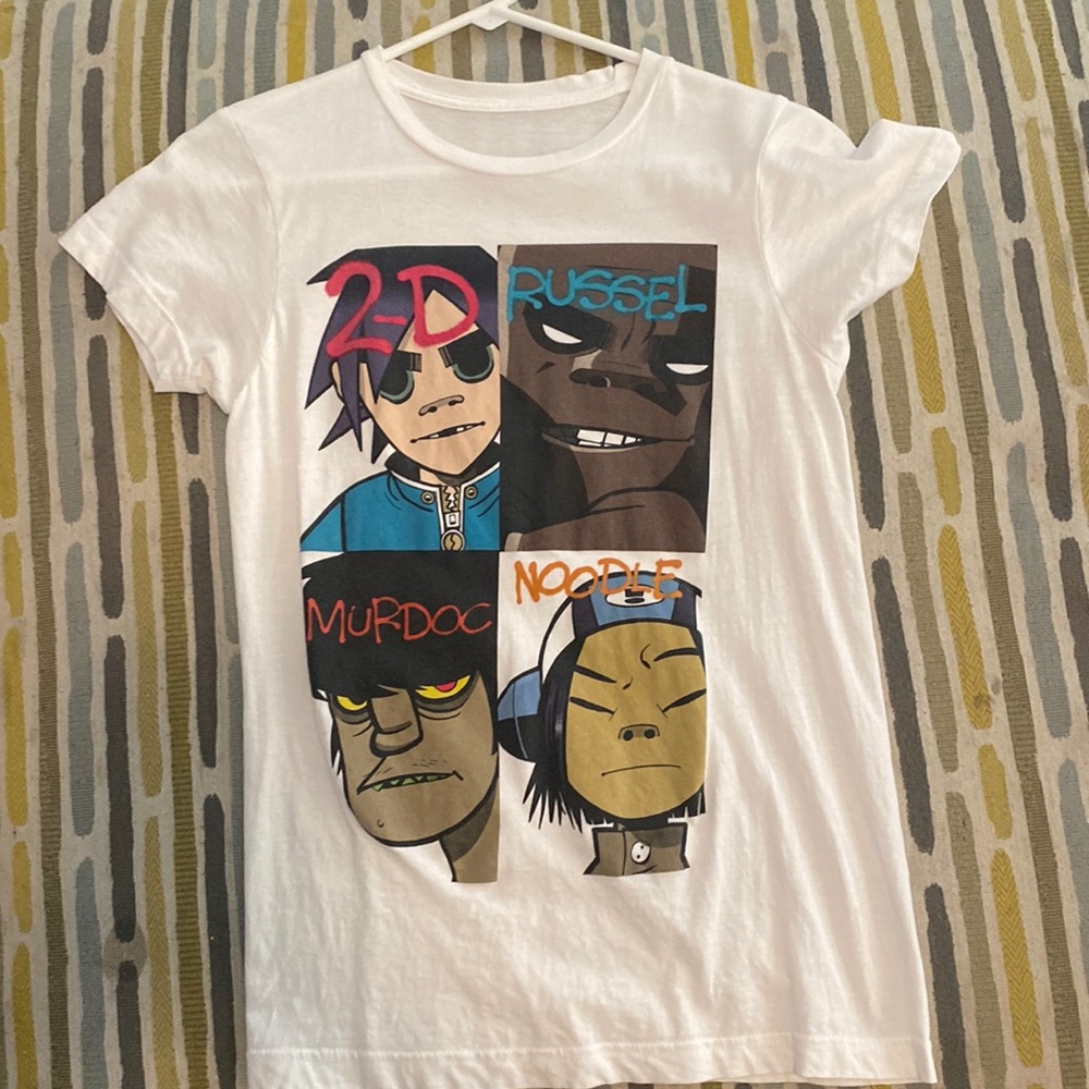 Xs men’s Gorillza tee shirt